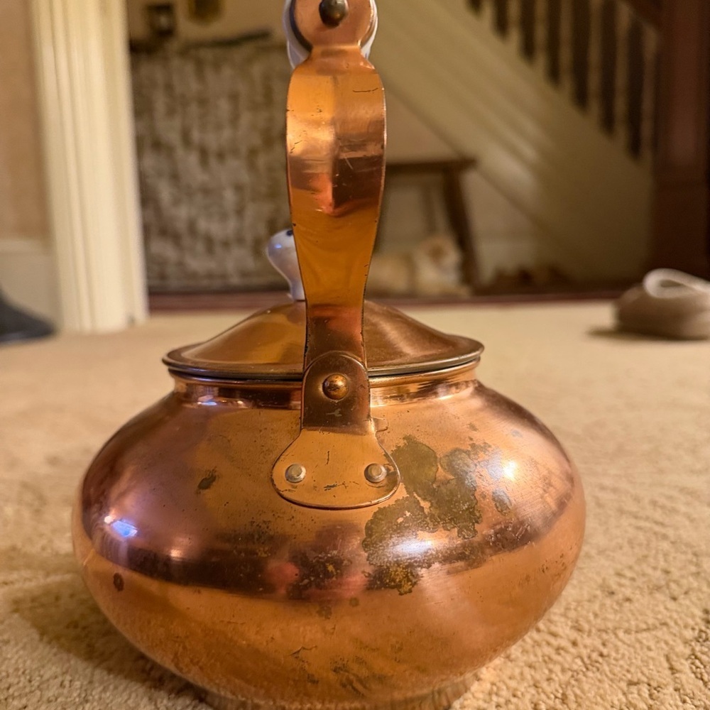 Vintage Copper Teapot with White Handle - Picture 3 of 7